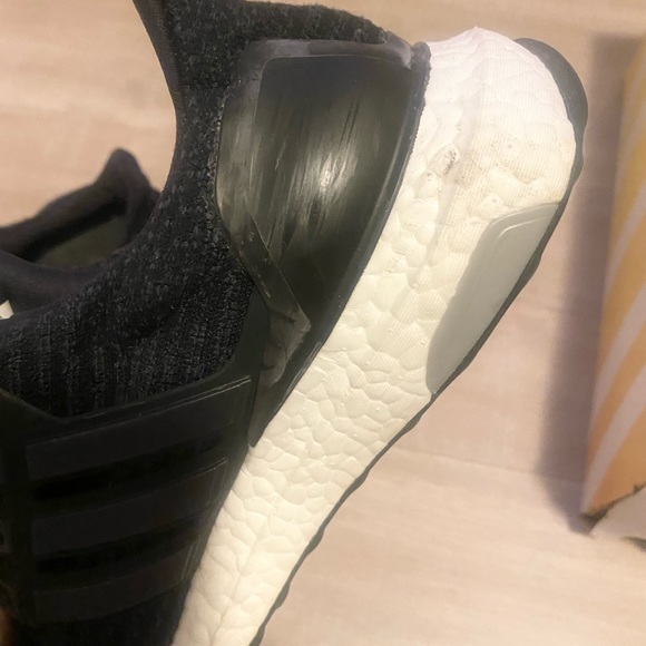Authentic Adidas Ultraboost in Black & White size 6Y - Picture 5 of 10